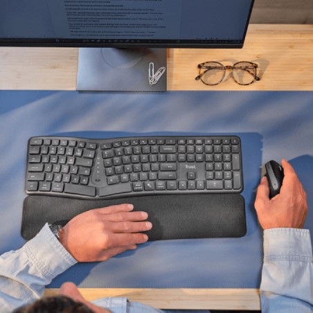 Tastiera IT - Trust Keyra - Ergonomica MultiDispositivo - Wireless - Nero
