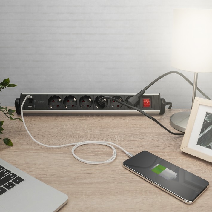 Multipresa Office - a 6 Posti - con 3 Porte Usb