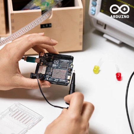 Laboratorio Elettronica con kit Arduino