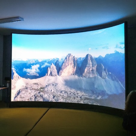 Arena Cinema Immersiva Curva - Licenze 3 ANNI e MediaServer MEDIUM - Installazione Standard...