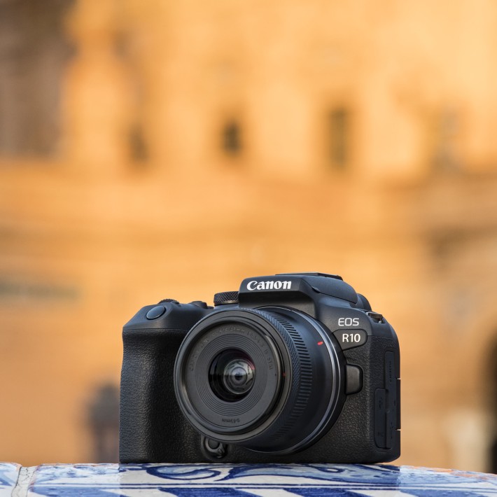 Canon Fotocamera Mirrorless EOS R10 + obiettivo...