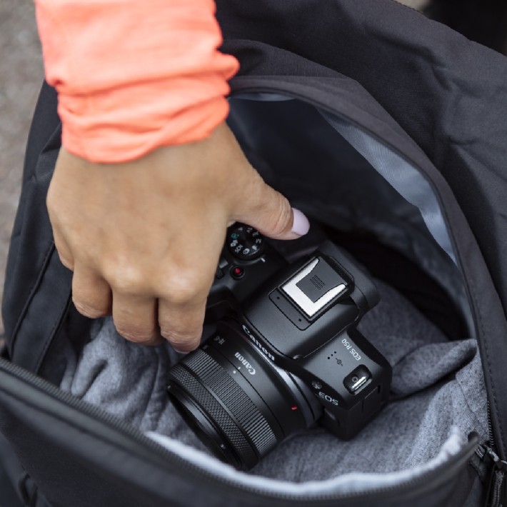 Canon Fotocamera Mirrorless EOS R50 + obiettivo...
